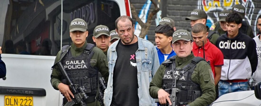 ¡16 disparos y una exigencia de $200 millones! Los Satanás vuelven a sembrar miedo en el sur de Bogotá