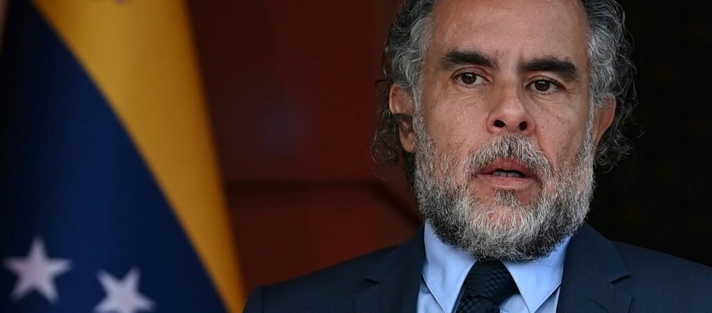 Benedetti se queda sin esquema de seguridad mientras De la Espriella le advierte que deberá responder ante la justicia