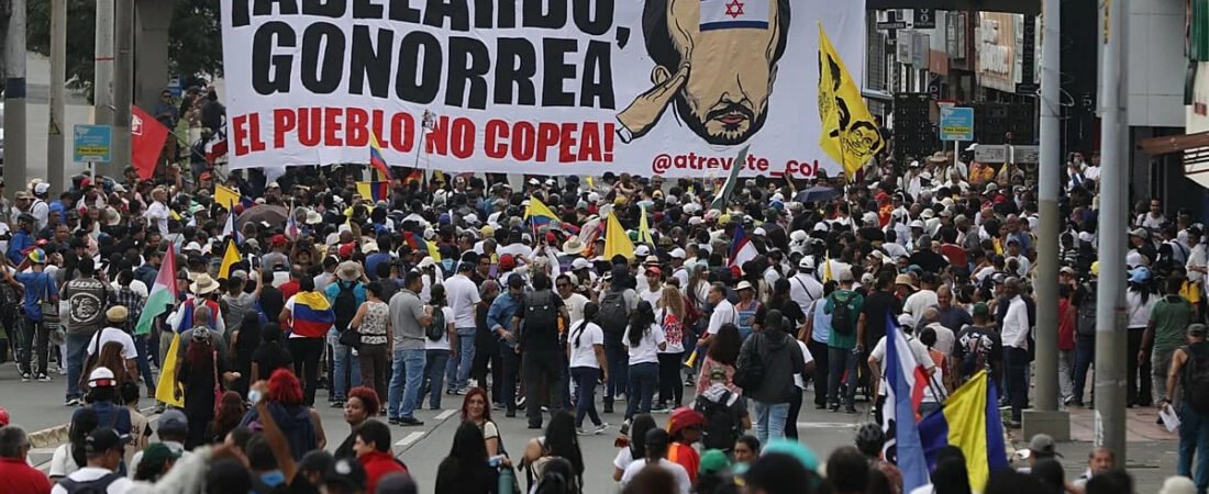 Cerca de 70.000 personas marcharon contra De la Espriella en más de 20 ciudades de Colombia
