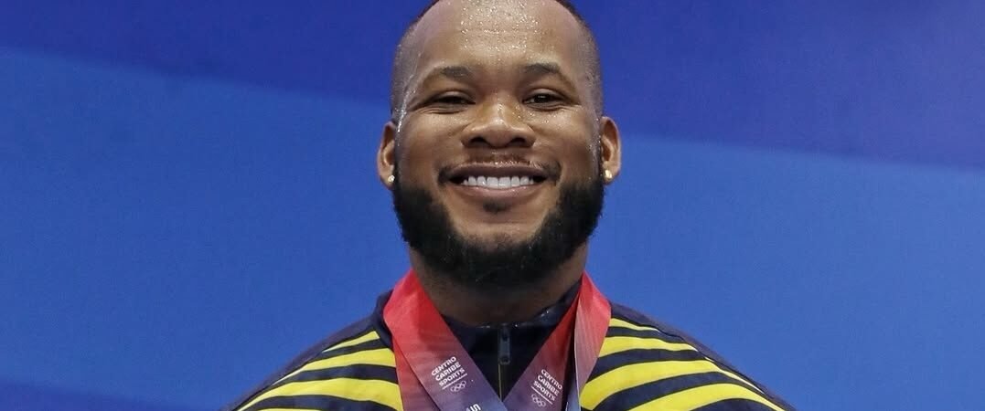 Yeison López impone récord mundial de 383 kilos y lidera clasificación de Colombia a Panamericanos Lima 2027